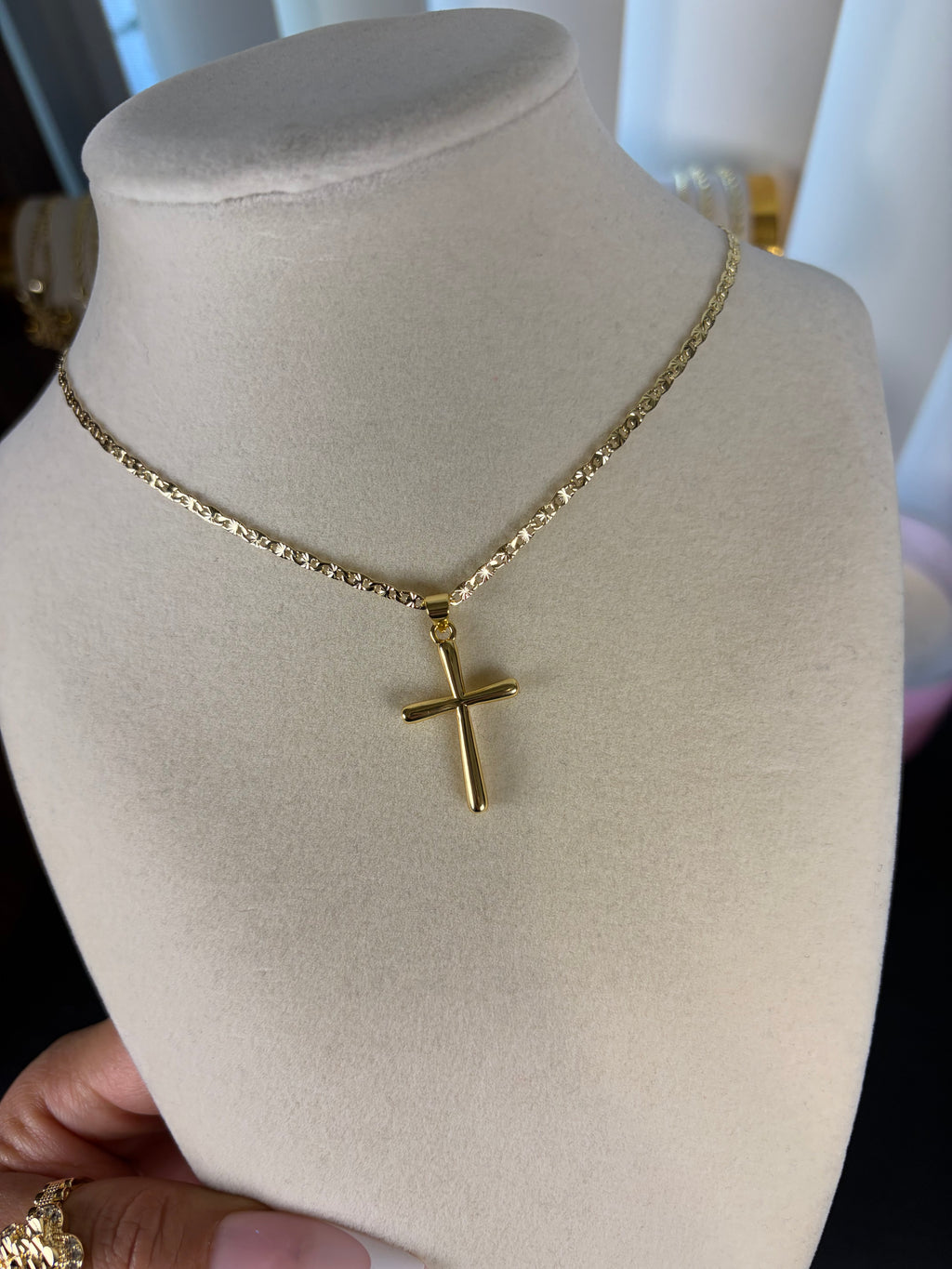 Simple cross necklace