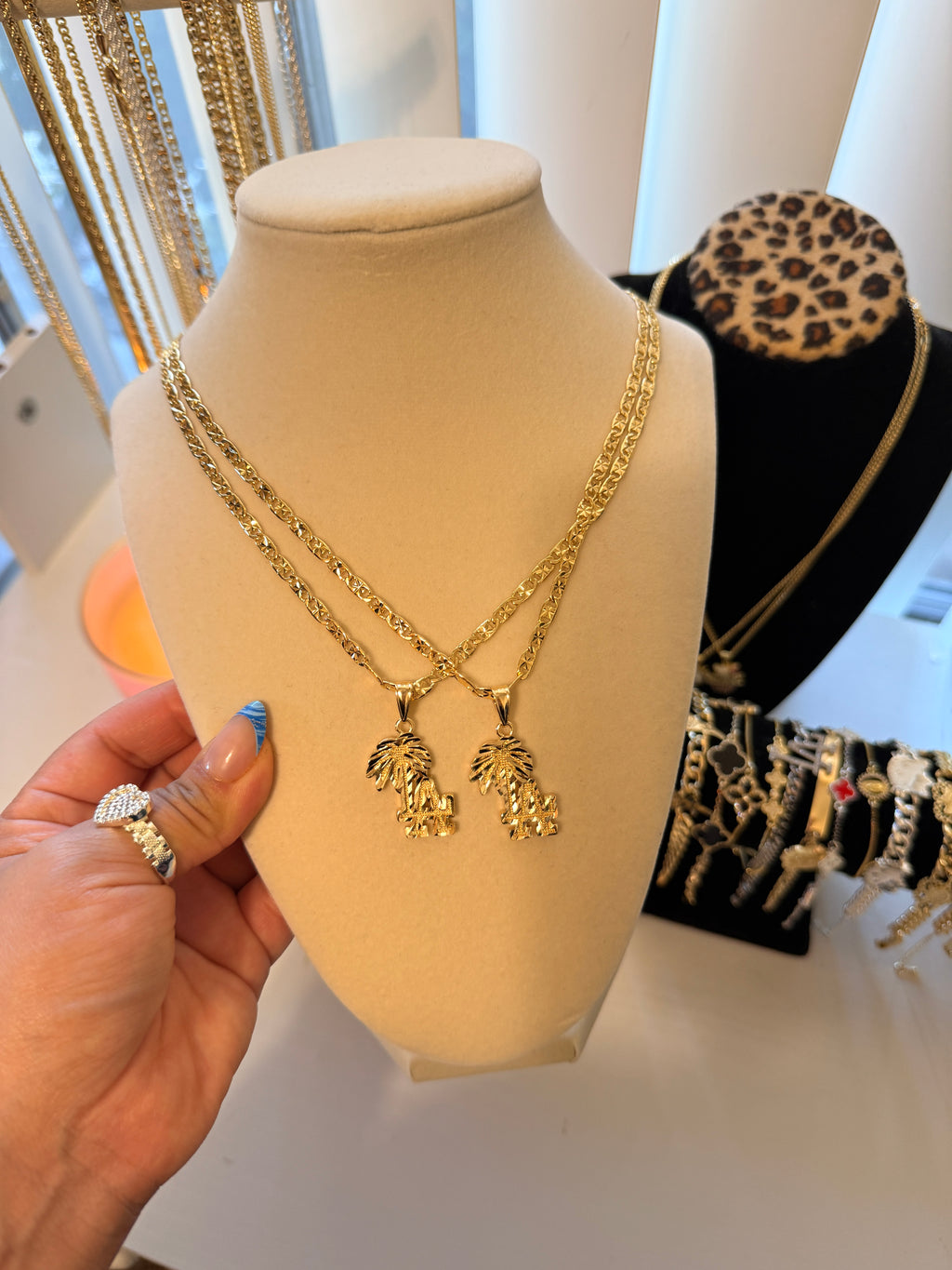 Small LA w palm tree necklace