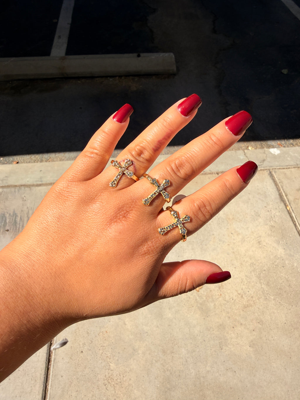 Thin cross ring
