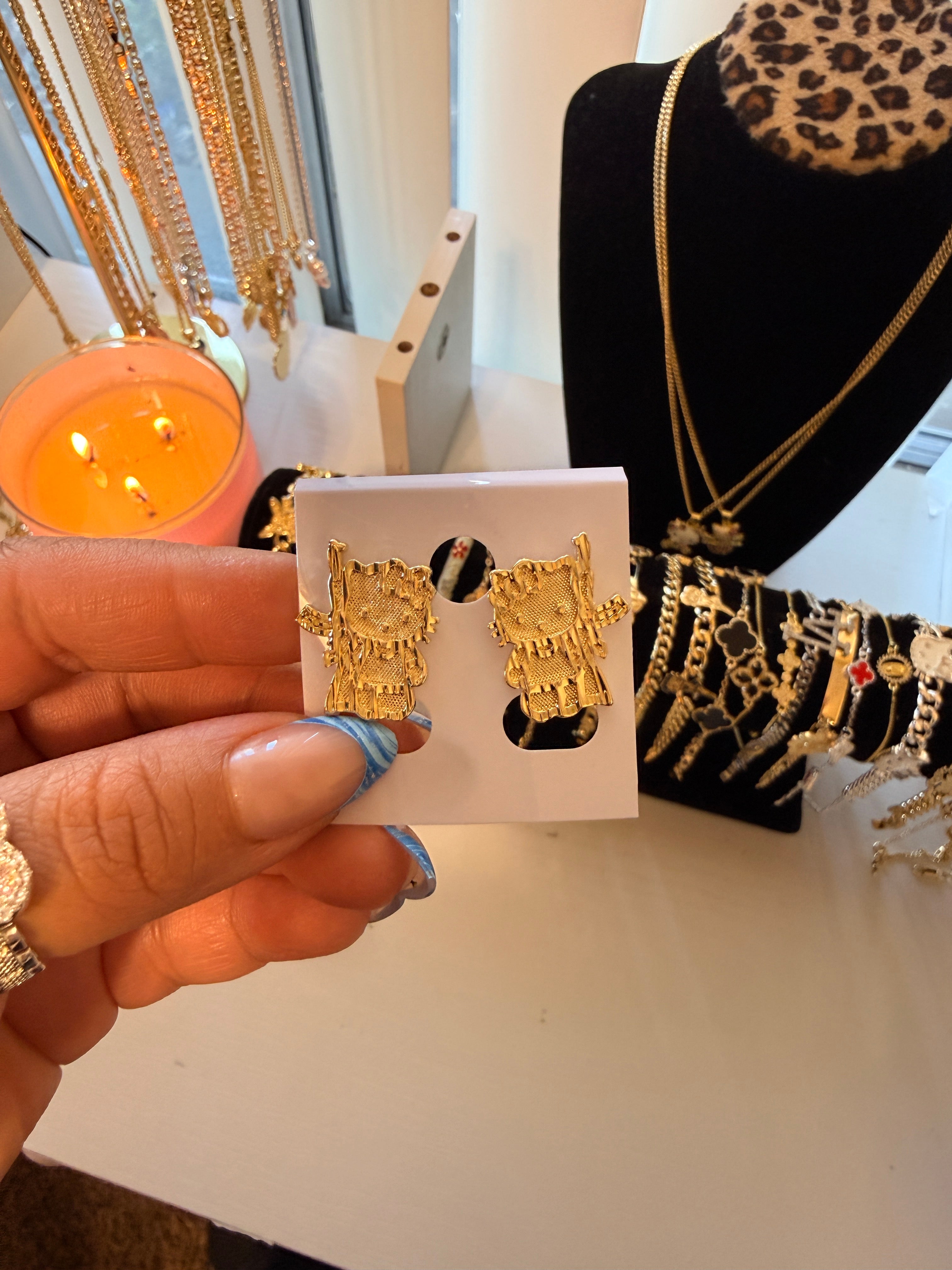 Hk earrings with pew