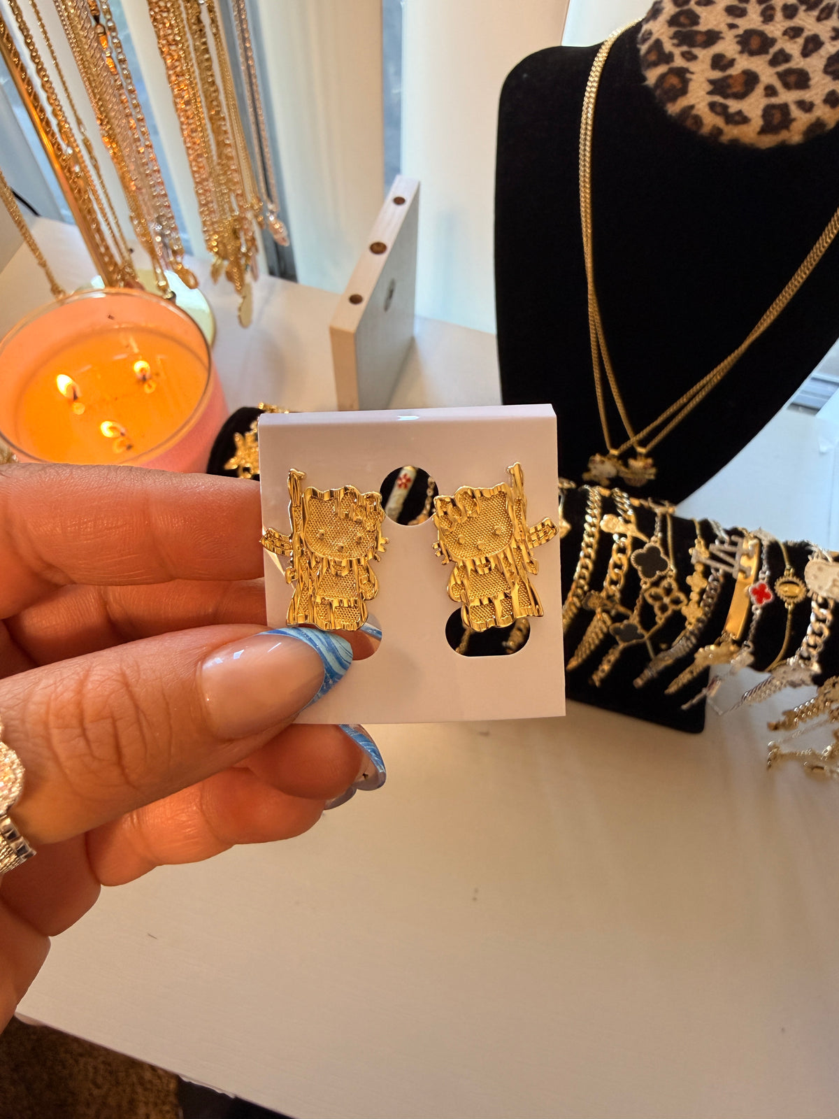 Hk earrings with pew