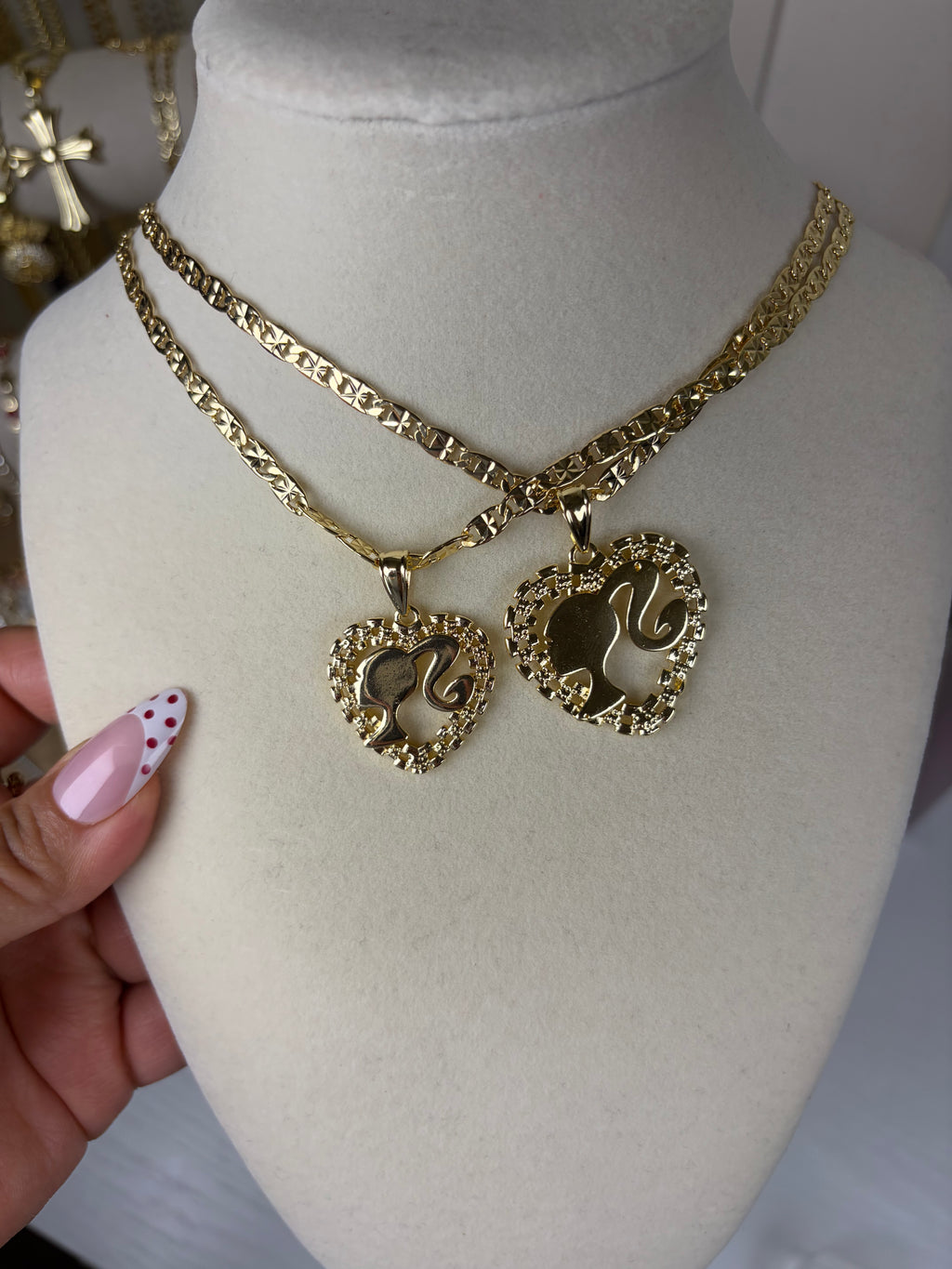 Barbs heart necklace