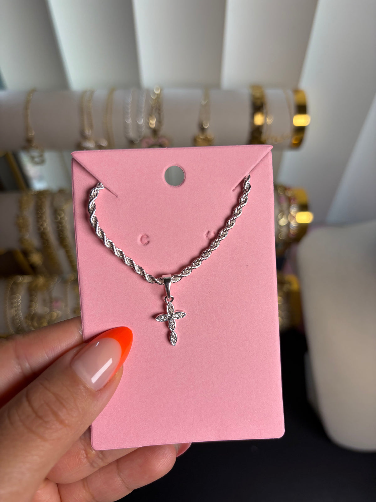 Dainty cross necklace (silver)