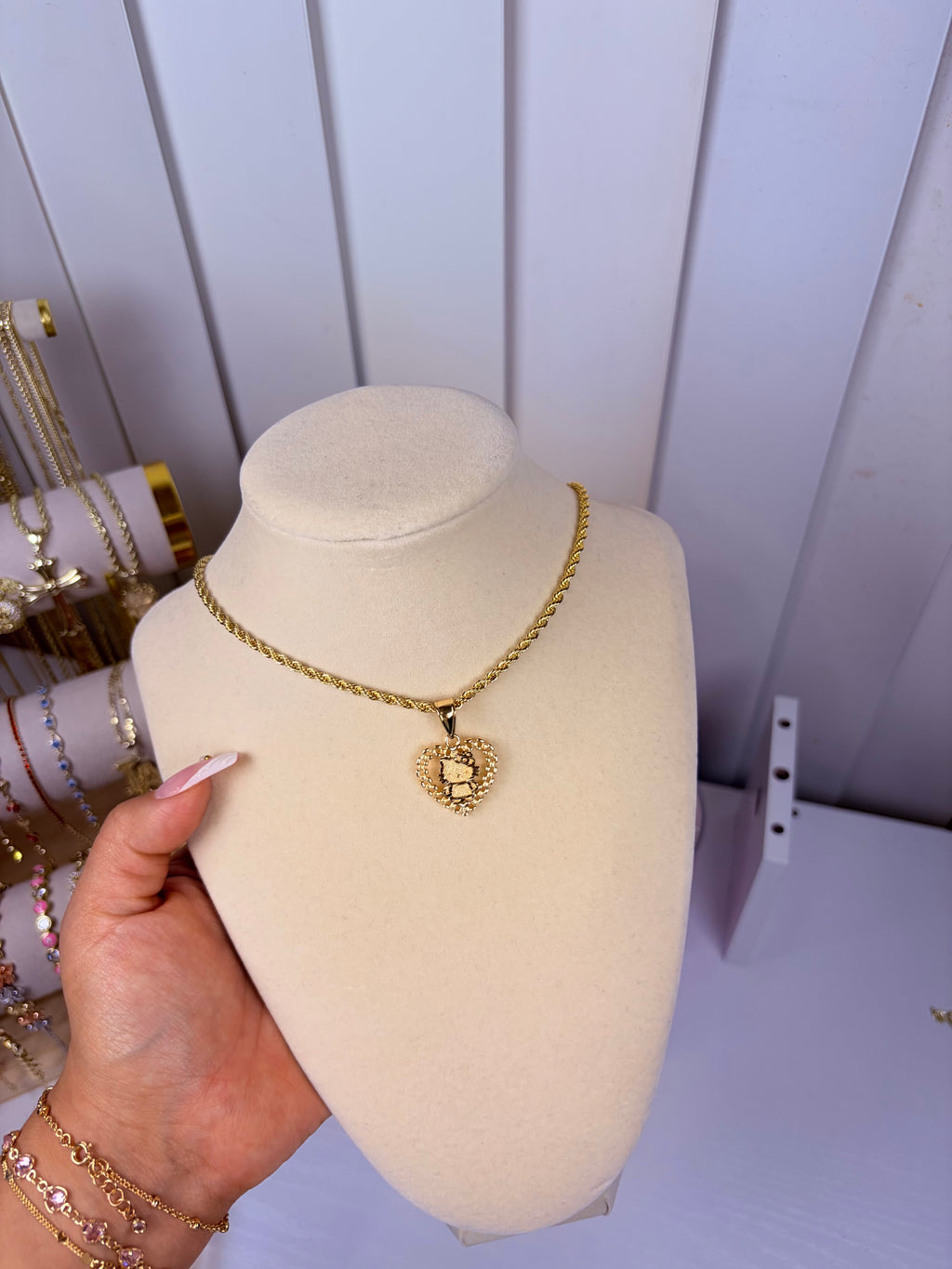 HK heart Rollie necklace