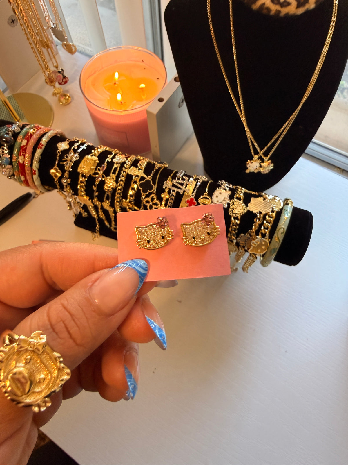 Hk earrings (GOLD)